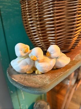 Vtg Ceramic Duck Trio Figurine
